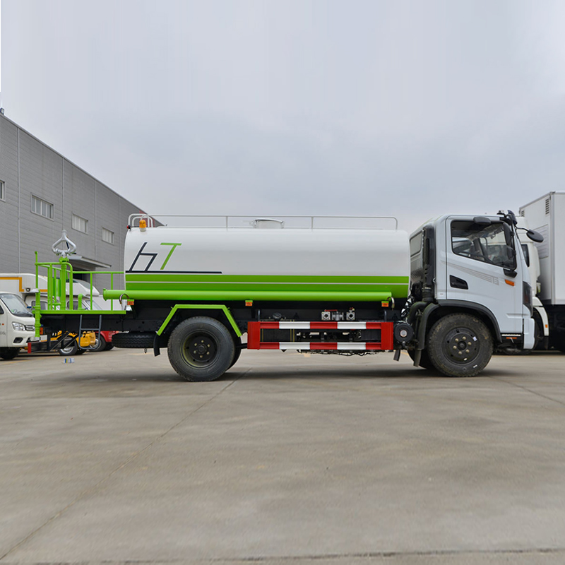 مركبة متعددة الوظائف لكبح الغبار Dongfeng Huashen T3 بقوة 165 حصان ونظام دفع 4×2