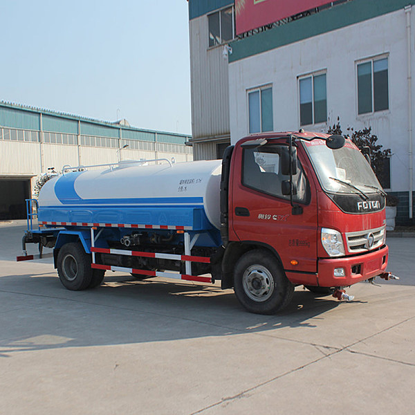 شاحنة رش المياه Foton Aoling CTX بقوة 156 حصانًا ودفع 4×2