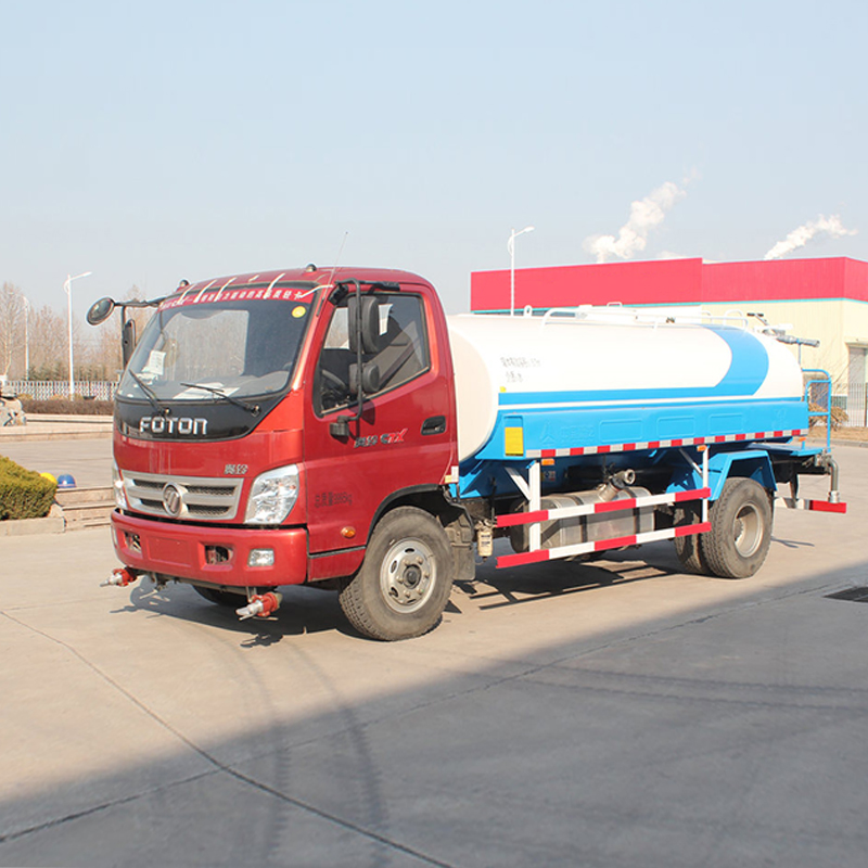 شاحنة رش المياه Foton Aoling CTX بقوة 156 حصانًا ودفع 4×2