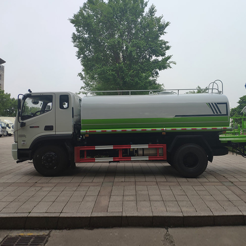 شاحنة رش لري المسطحات الخضراء Foton Ruiwo ES5، 160 horsepower، دفع 4x2
