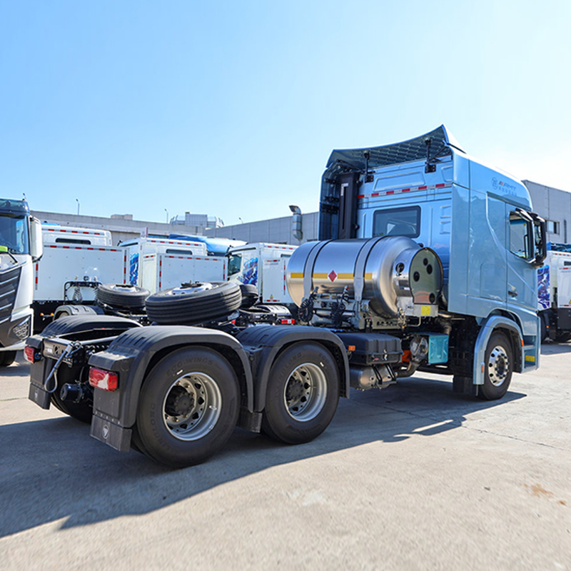 شاحنة جرار Auman GALAXUS 5 14.5L LNG بقوة 580 حصان ودفع 6x4 وناقل حركة أوتوماتيكي ZF AMT بـ12 سرعة
