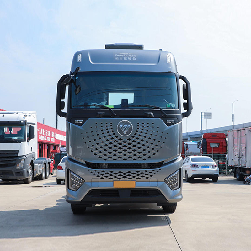 شاحنة جرار Foton Auman GALAXUS إصدار كروس أوفر بقوة 660 حصان ونظام دفع 6x4 وناقل حركة أوتوماتيكي AMT