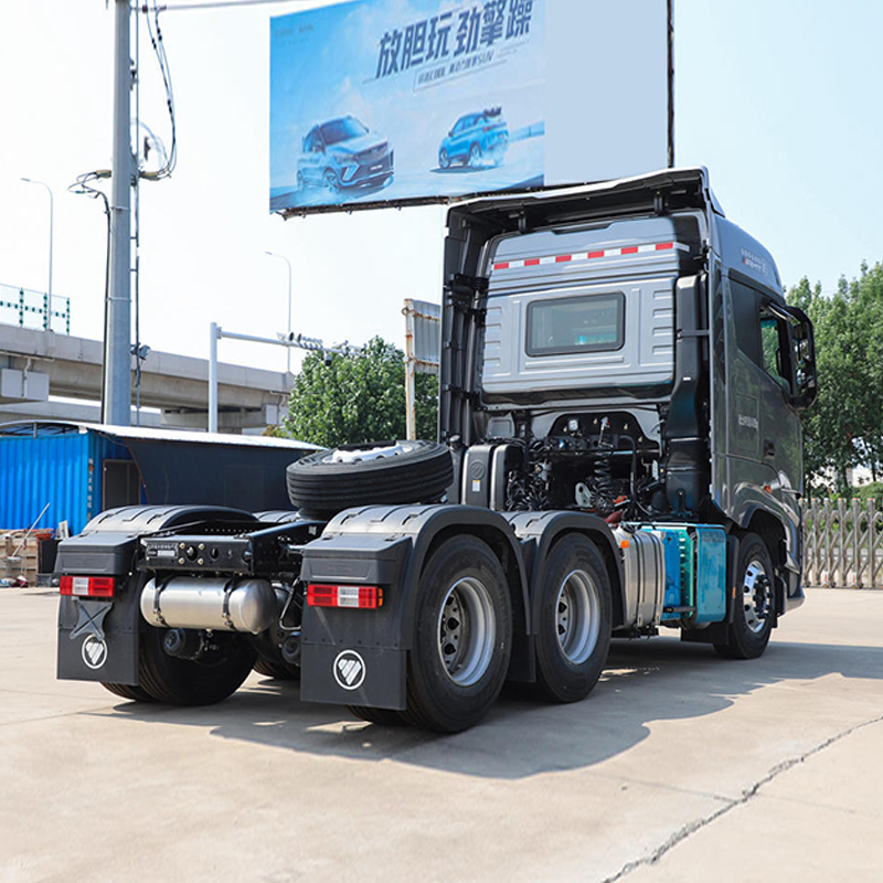 شاحنة جرار Foton Auman GALAXUS إصدار كروس أوفر بقوة 660 حصان ونظام دفع 6x4 وناقل حركة أوتوماتيكي AMT