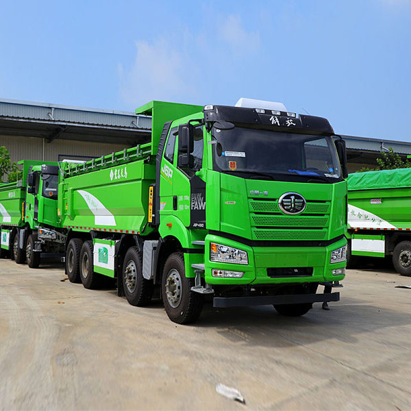 شاحنة FAW New J6P الثقيلة، 460 حصانًا، دفع 8×4، شاحنة قلاب بطول 6.5 م