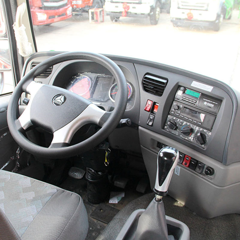 شاحنة رافعة مركبة SINOTRUK HOMAN H5 بقوة 310 حصان ودفع 8×4