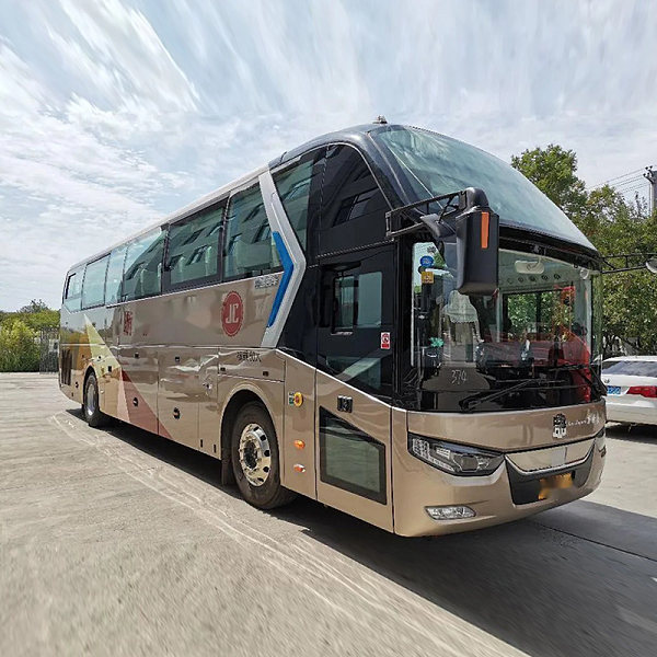 حافلة مدينة Zhongtong LCK6119 تتسع لـ 50 مقعدًا
