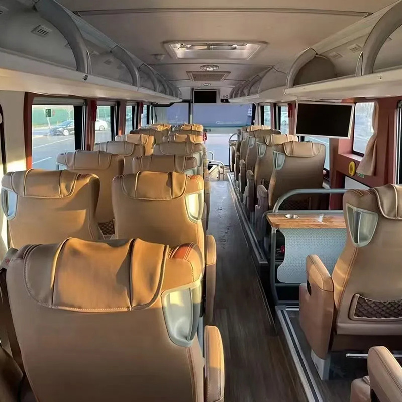 حافلة Yutong ZK6120 بناقل حركة يدوي، 55 مقعدًا
