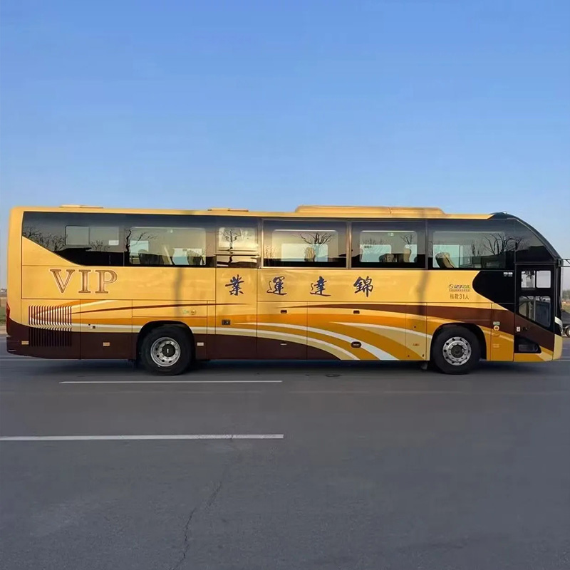 حافلة Yutong ZK6120 بناقل حركة يدوي، 55 مقعدًا