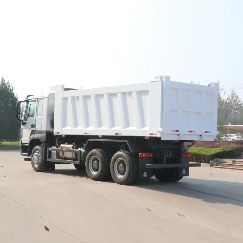 شاحنة قلابة Sinotruk HOWO بقوة 371 حصان ودفع 6×4