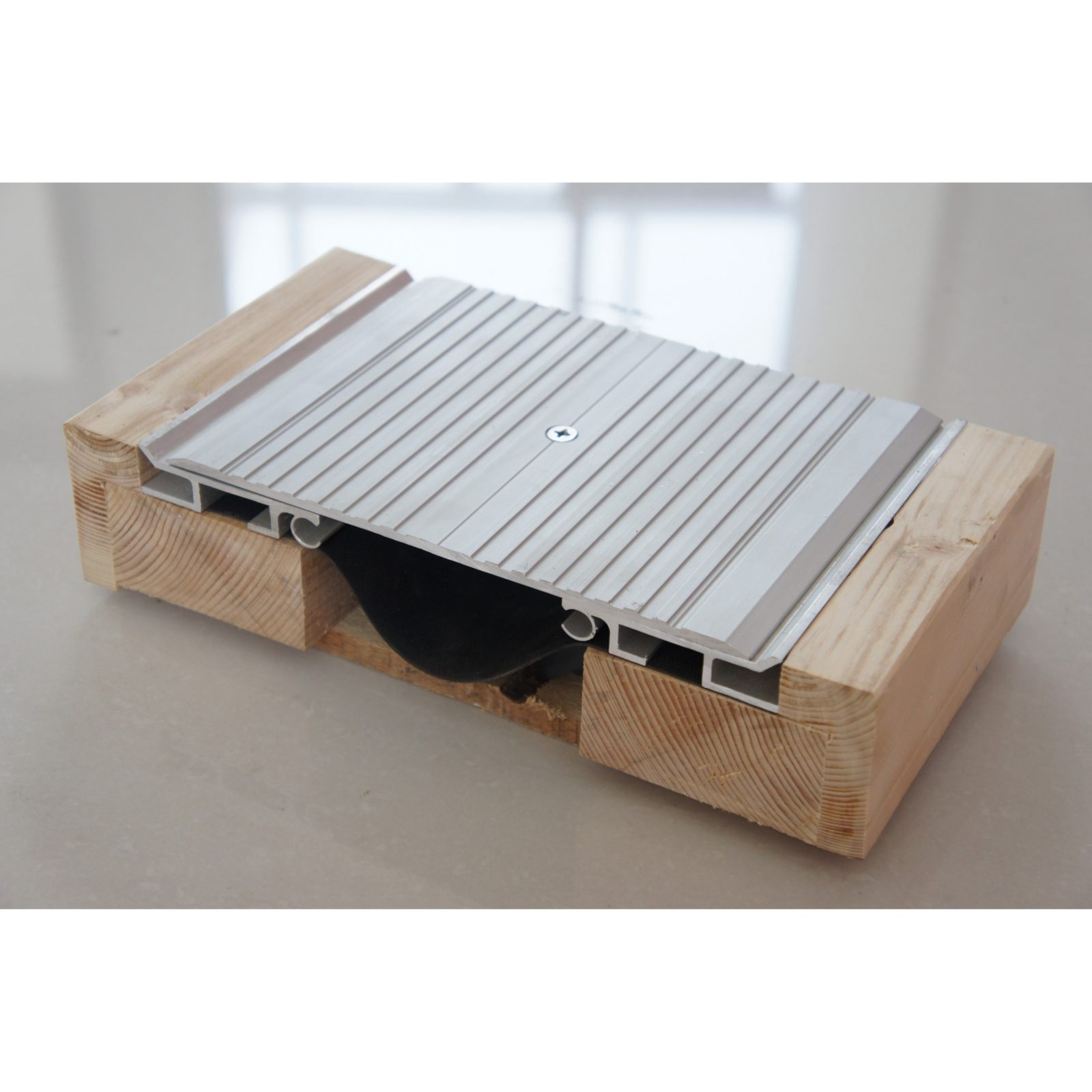 Floor aluminum expansion joint