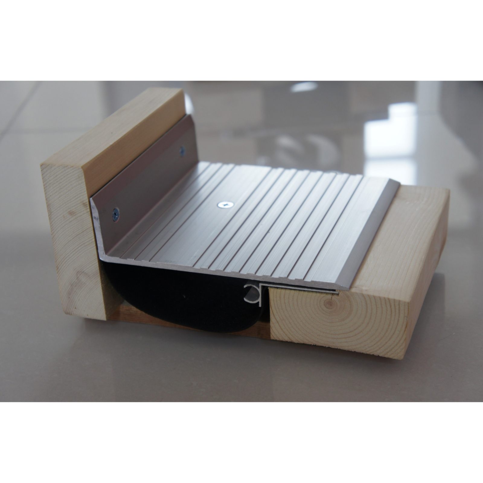 Floor aluminum expansion joint
