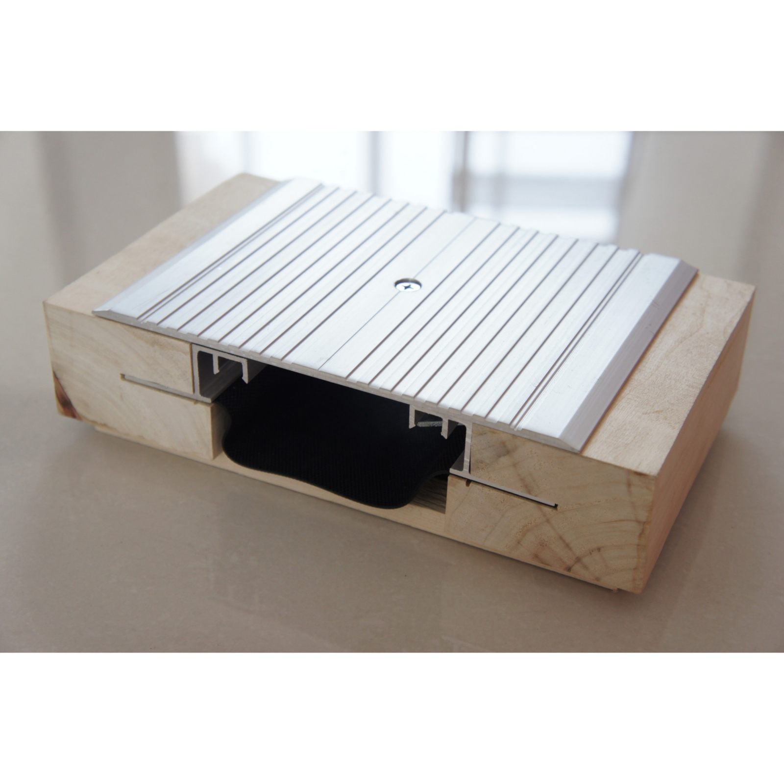 Floor aluminum expansion joint