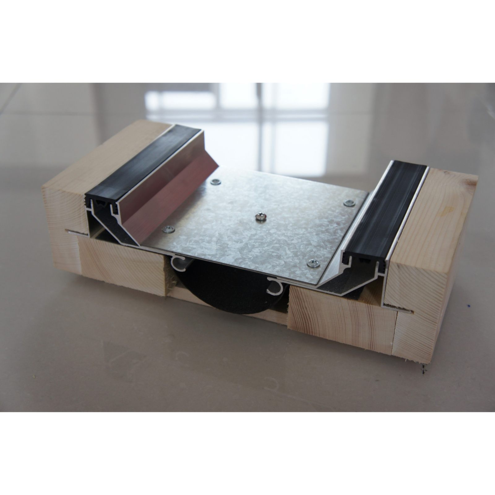 Floor aluminum expansion joint