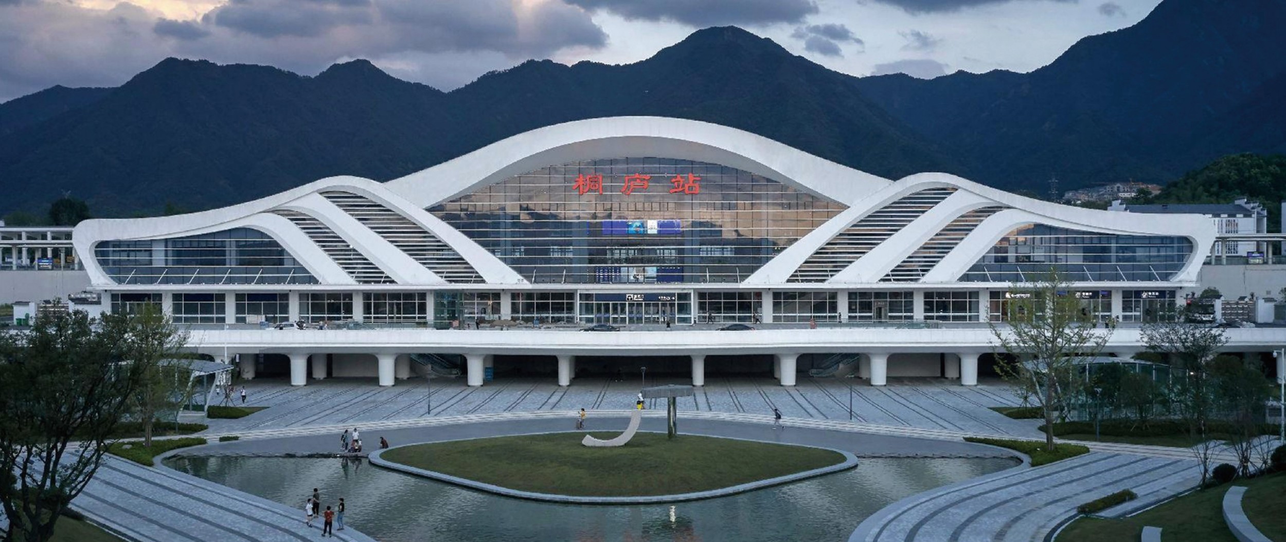 KLQZ-Type Tensile-Resistant Spherical Steel Bearings Used in the Space Frame Project of the Tonglu Station Passenger Terminal on the Hangzhou-Huangshan Railway KLQZ-Type Tensile-Resistant Spherical Steel Bearings Used in the Space Frame Project of the Tonglu Station Passenger Terminal on the Hangzhou-Huangshan Railway