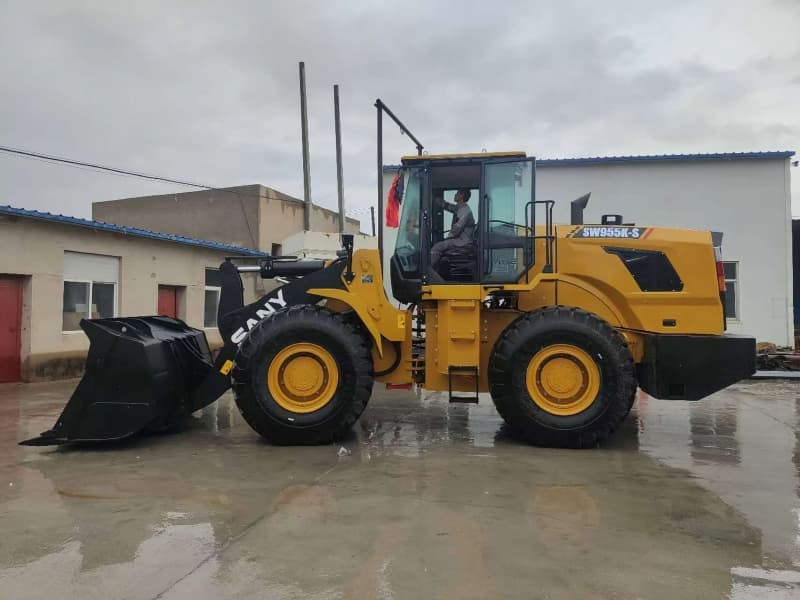 رافعة شوكية بعجلات SANY SW955K-S جديدة كليًا