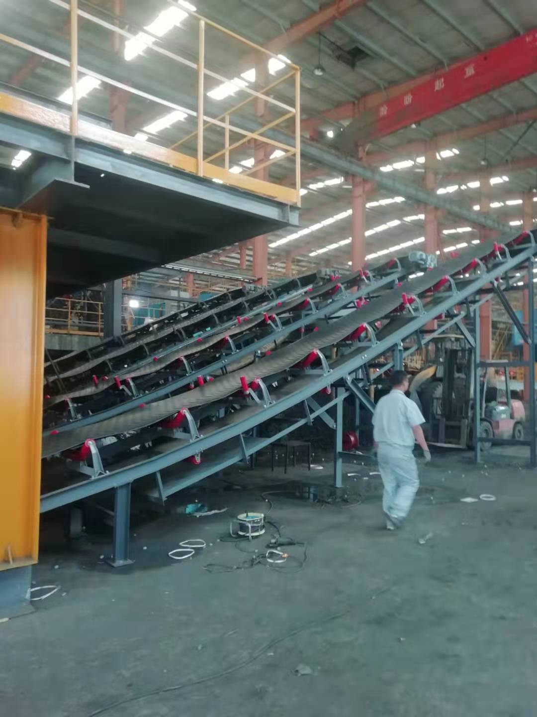 External conveyor belt