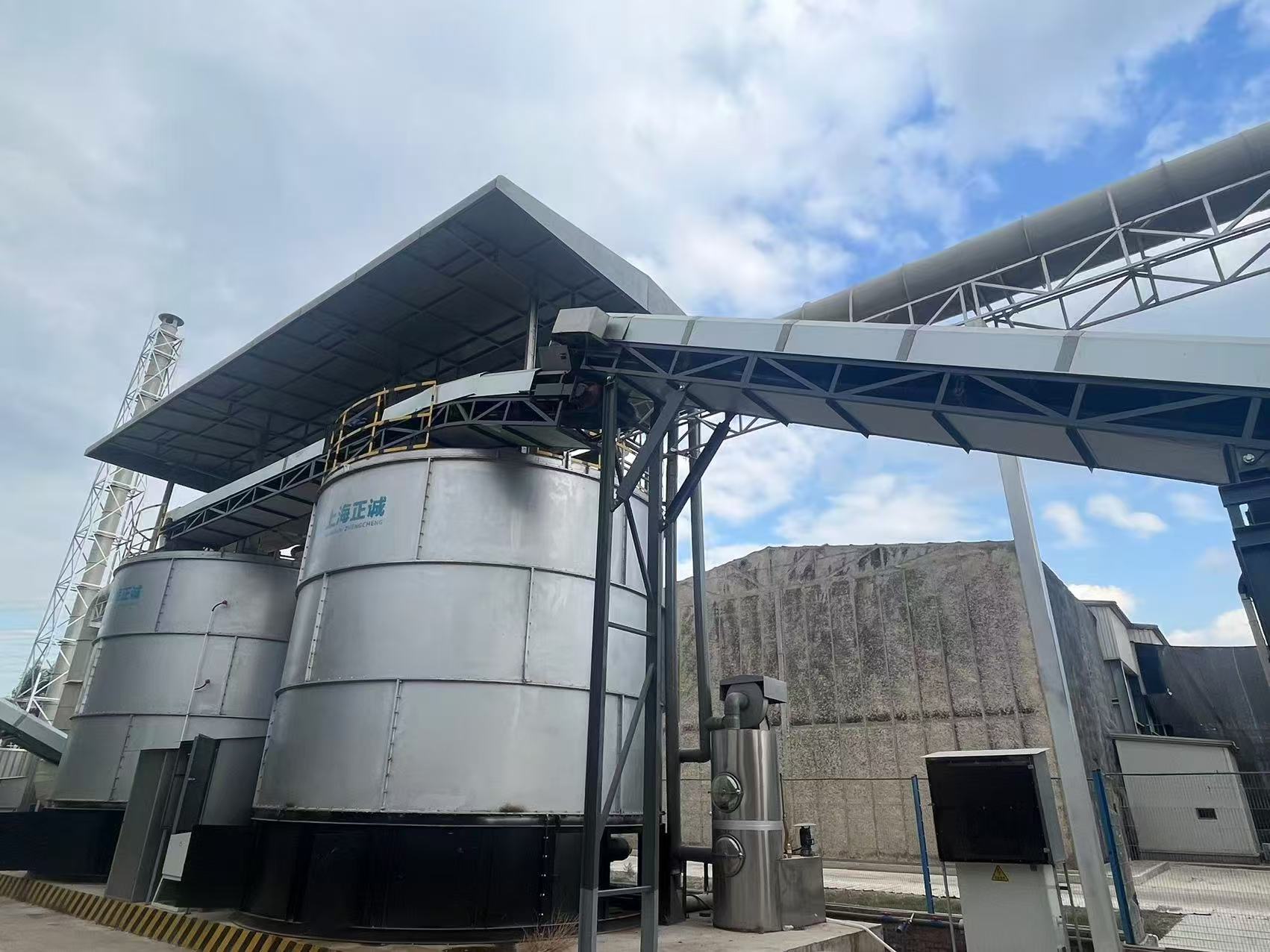 The industry of straw and manure fermentation