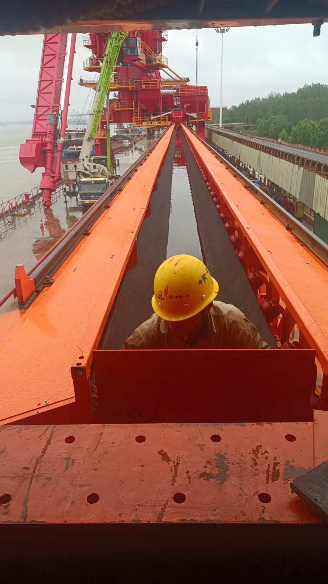 Offshore conveyor belt machine truss structure