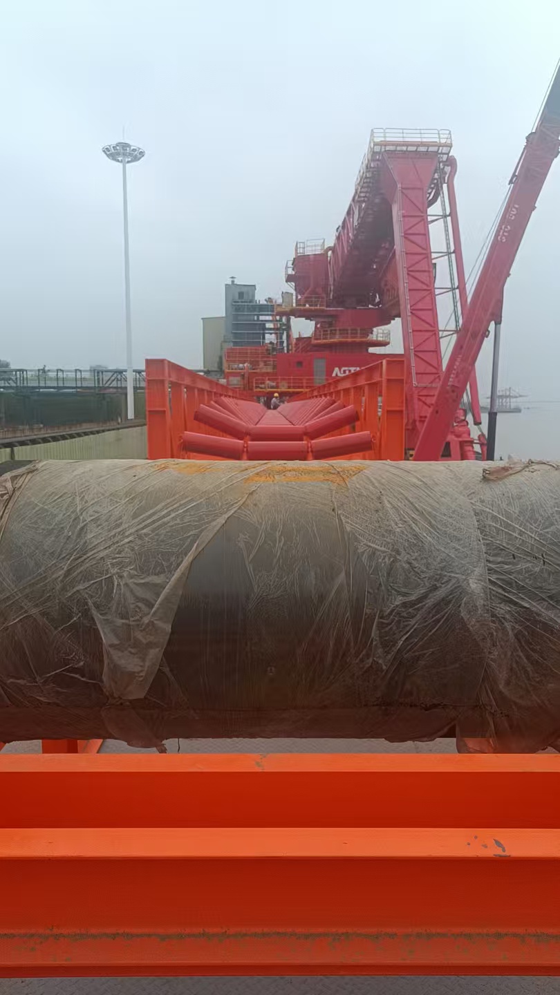 Offshore conveyor belt machine truss structure
