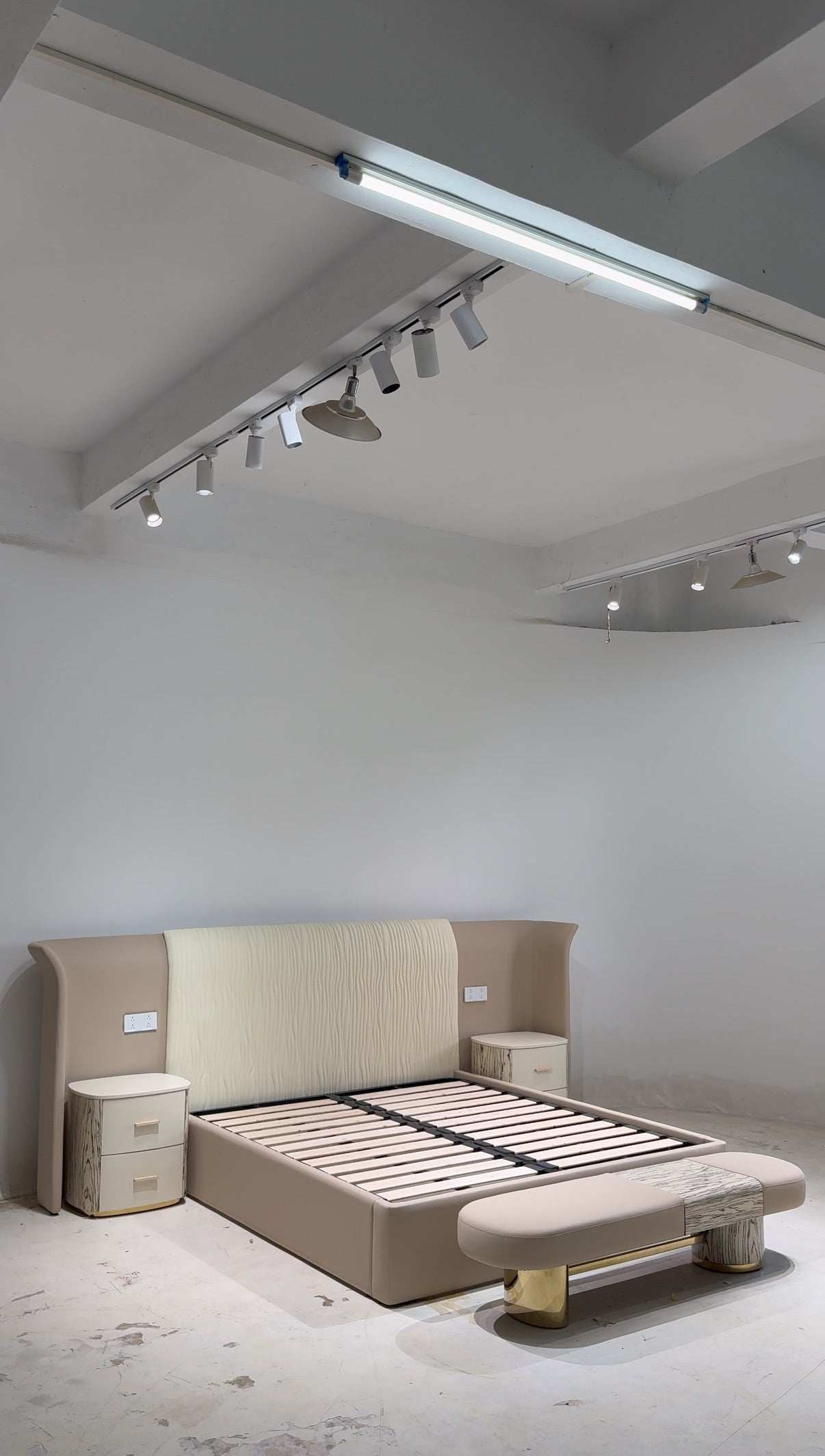 Embroidery Elegant leather designer high-end bed