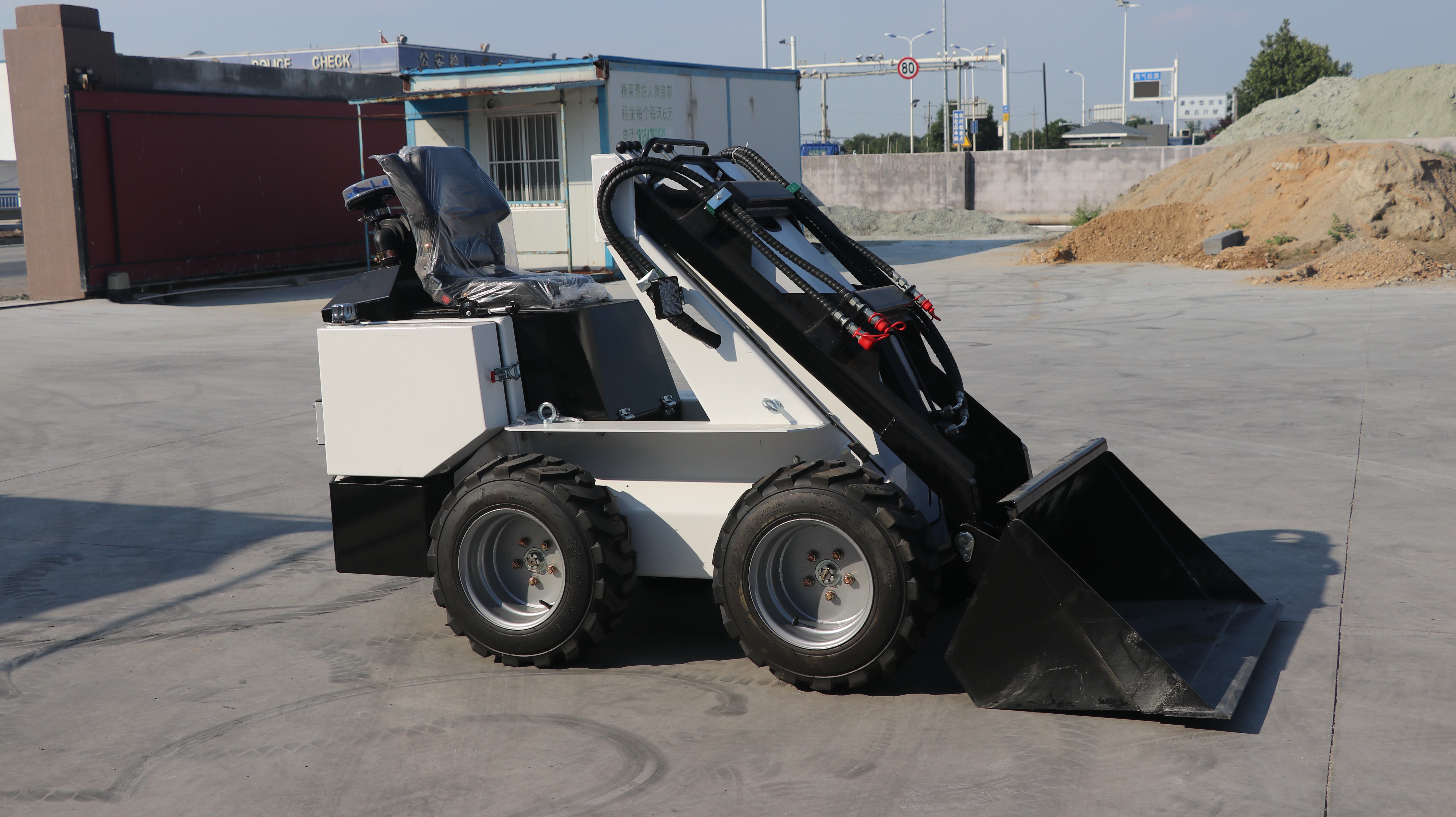 SG-S300 Wheeled Skid Steer Loader