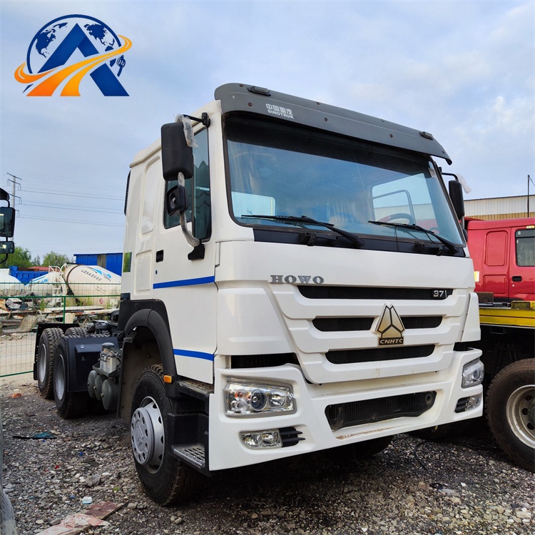 شاحنة جرار Sinotruk Howo 371HP 6x4