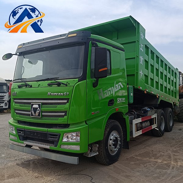 شاحنة قلابة XCMG G7 بقدرة 375 حصان، 6x4، و10 عجلات