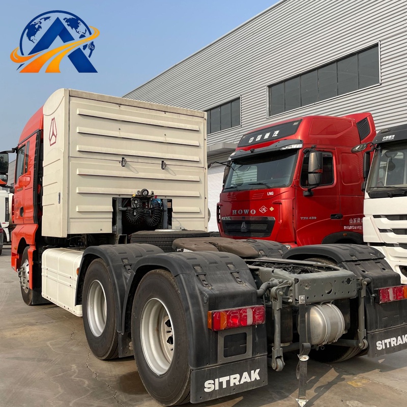 شاحنة جرار Sinotruk C7H الثقيلة بقدرة 440 حصان ودفع 6×4 تعمل بالغاز الطبيعي المضغوط CNG