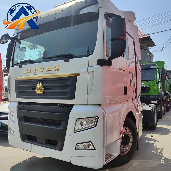 شاحنة جرار ثقيلة Sinotruk C7H بقدرة 540 حصان ونظام دفع 6×4 أوتوماتيكي