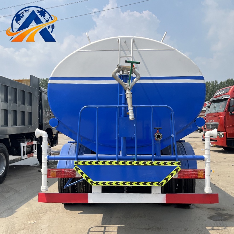 Camion-citerne à eau Sinotruk