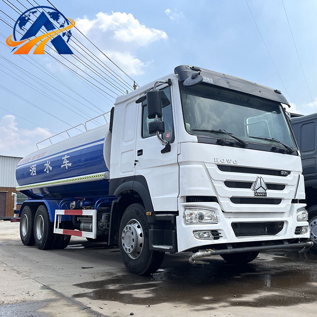 Camion-citerne à eau Sinotruk