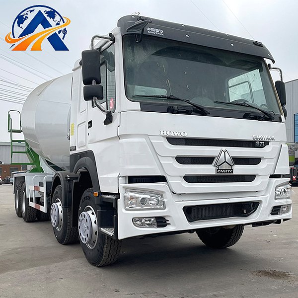 Camion malaxeur à béton-ciment Howo 371 8x4