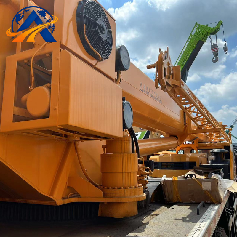 Grue sur camion XCMG QY25K5 de 25 tonnes
