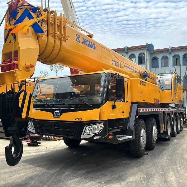 رافعة شاحنة XCMG QY100K/XCT100 بقدرة 100 طن