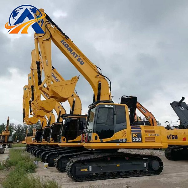 حفار Komatsu PC220