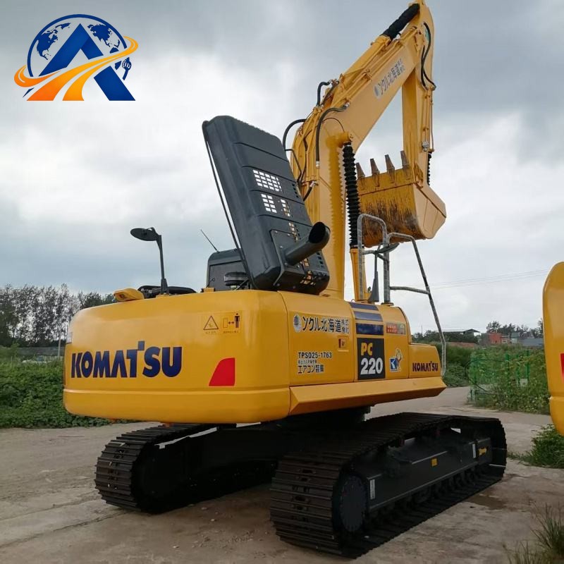 حفار Komatsu PC220