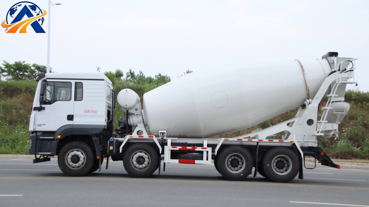 Camion malaxeur à béton Shacman 8x4