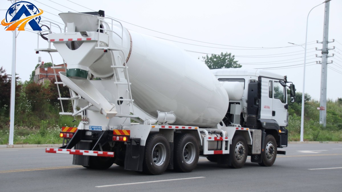Camion malaxeur à béton Shacman 8x4