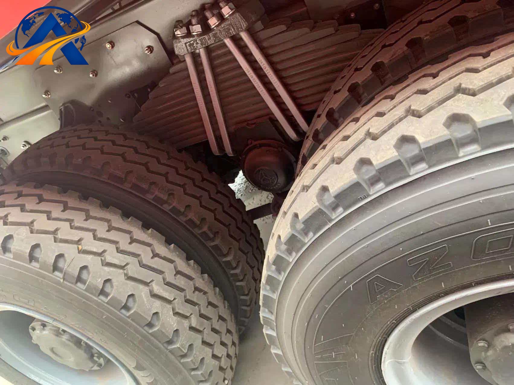 SINOTRUK HOWO 7 6×4 Tractor Truck