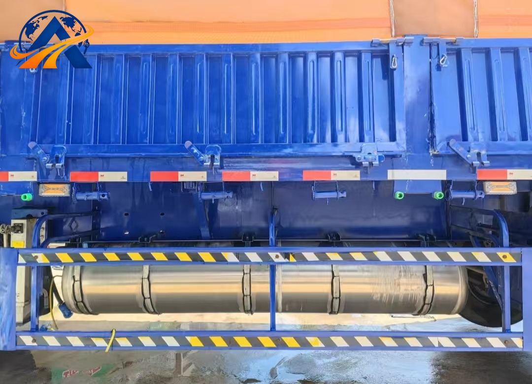DONGFENG LIUQI CHENGLONG M7 8×4 Urban Construction Dump Truck