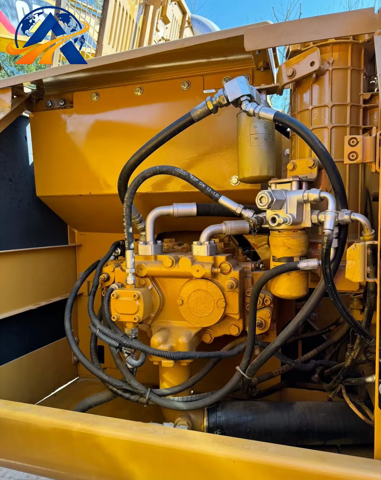حفارة مجنزرة Caterpillar 320CL