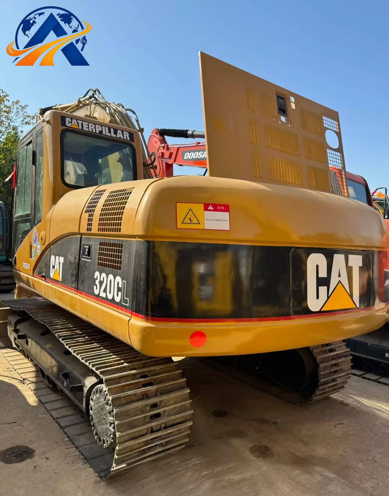 حفارة مجنزرة Caterpillar 320CL