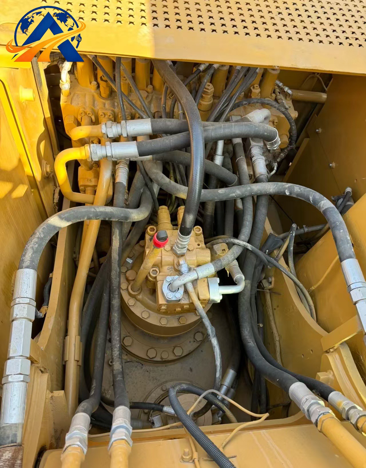 حفارة مجنزرة Caterpillar 320CL