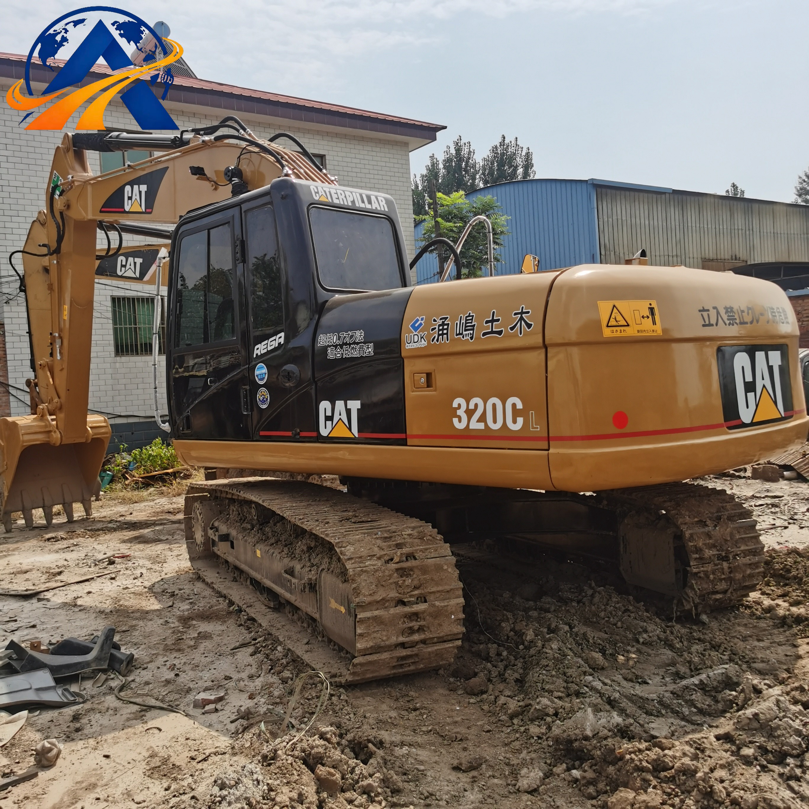 حفارة مجنزرة Caterpillar 320CL