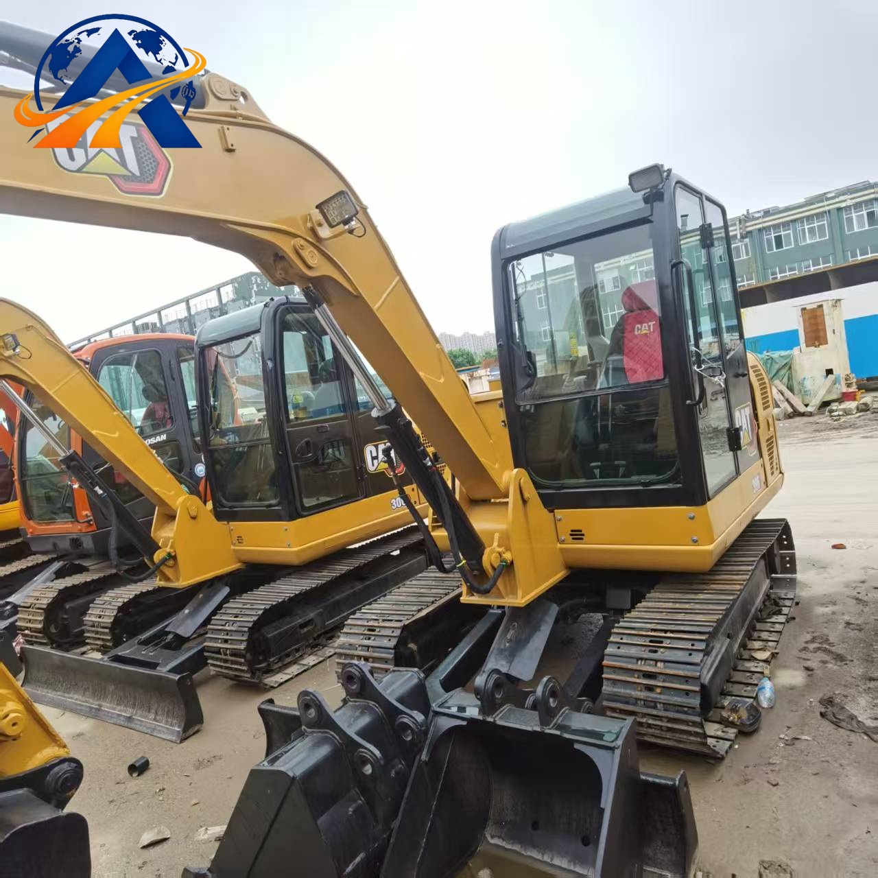 Cat® 305.5E2 Mini Hydraulic Excavator