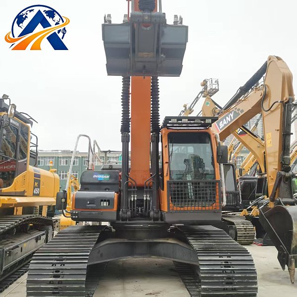 Pelle hydraulique moyenne DOOSAN® DX225LCA-7