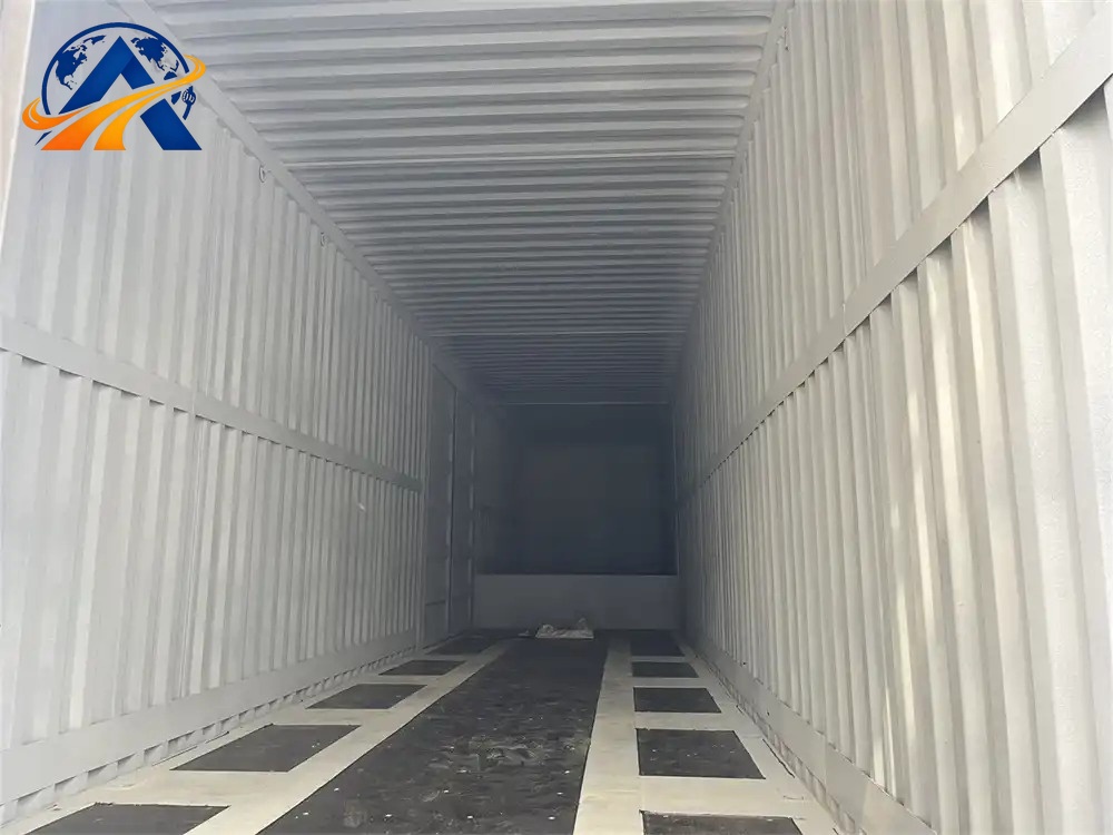 Semi-remorque fourgon à ailes / à ouverture latérale à 3 essieux (modèle d'exportation le plus vendu pour l'Afrique et l'Asie centrale, ouverture hydraulique des ailes des deux côtés, accès latéral complet pour le chargement/déchargement de palettes par chariot élévateur)