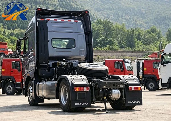 SINOTRUK HOWO 7 6×4 Tractor Truck