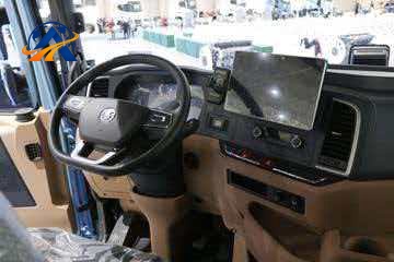 SHACMAN X5000 LNG 6×4 Tractor Truck