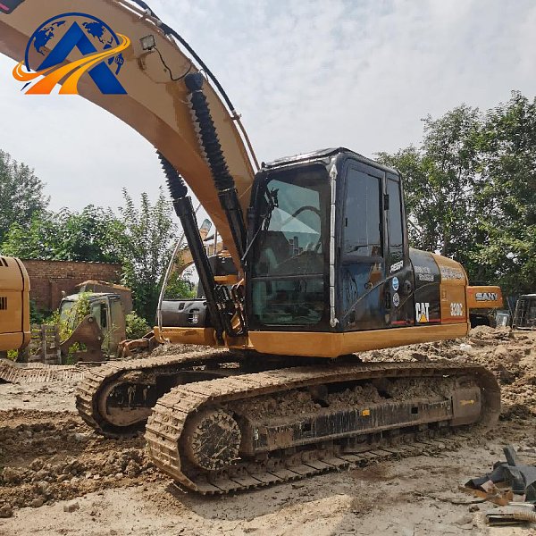 Pelle sur chenilles Caterpillar 320CL